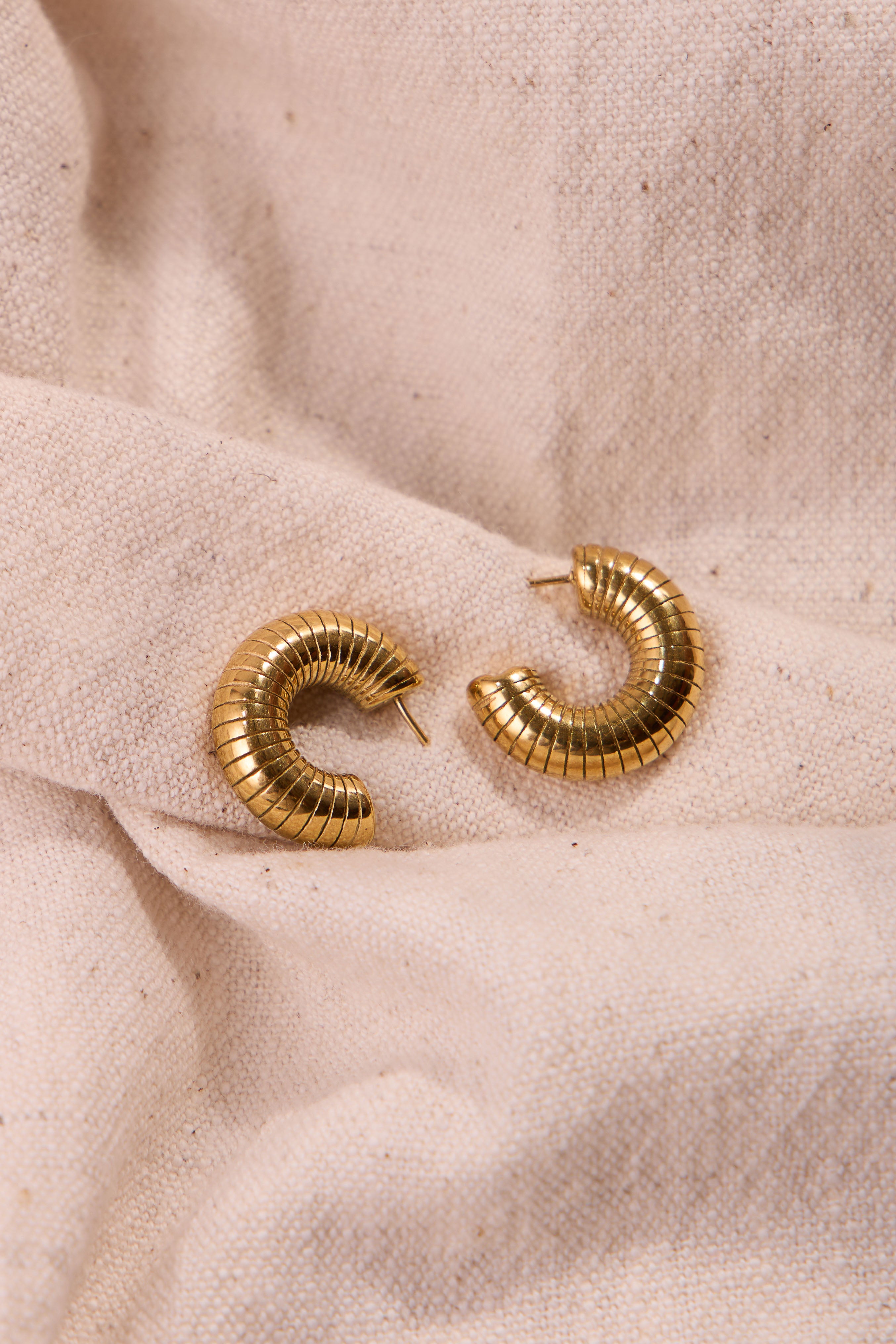 Retro Lined Hoops