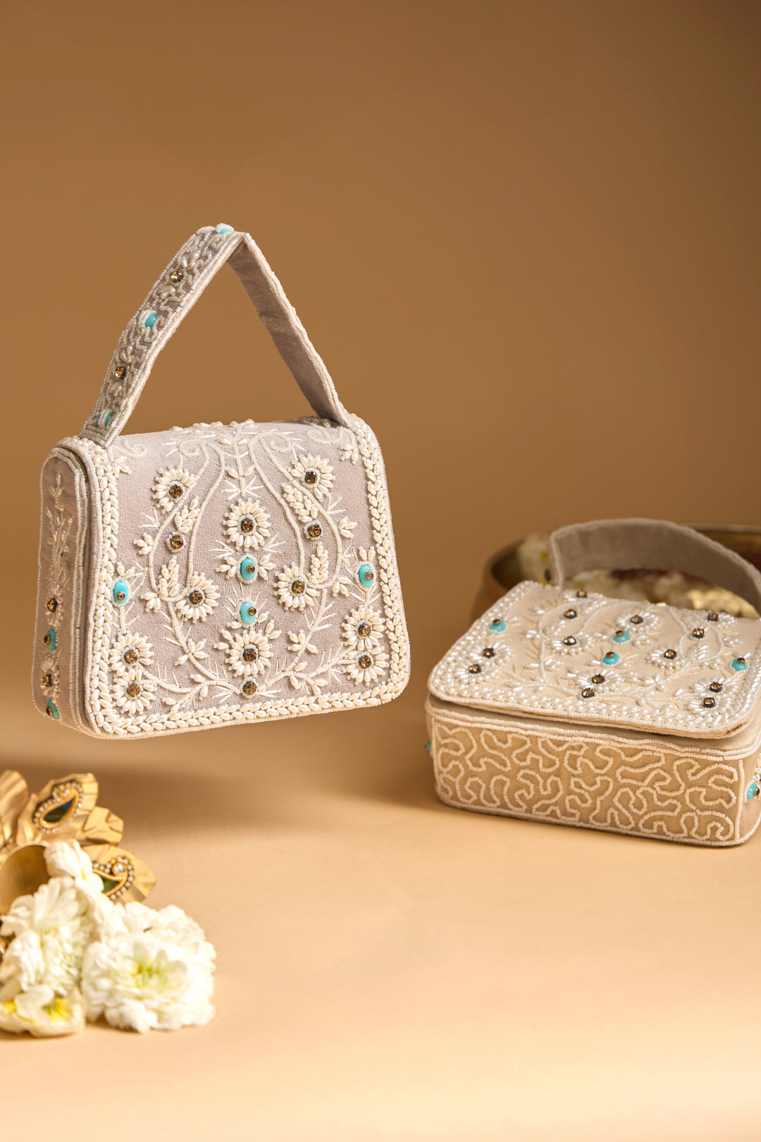Siyara Box Clutch