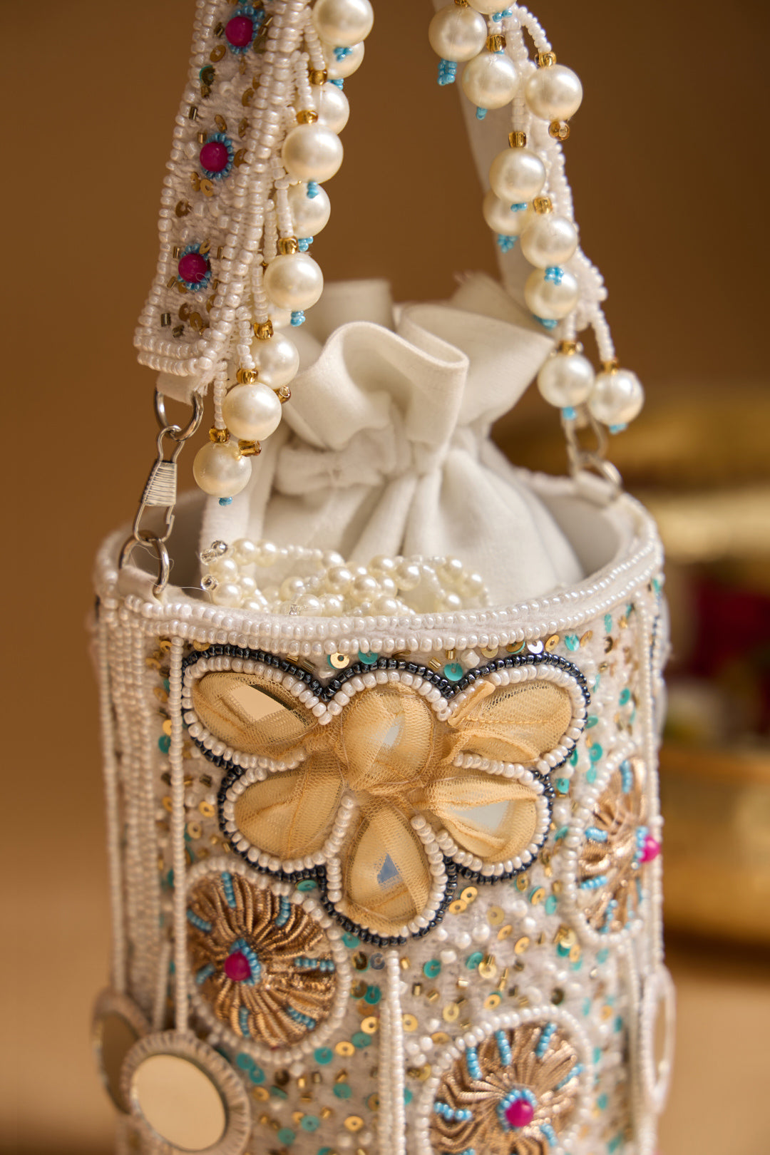 Noor Bucket Potli