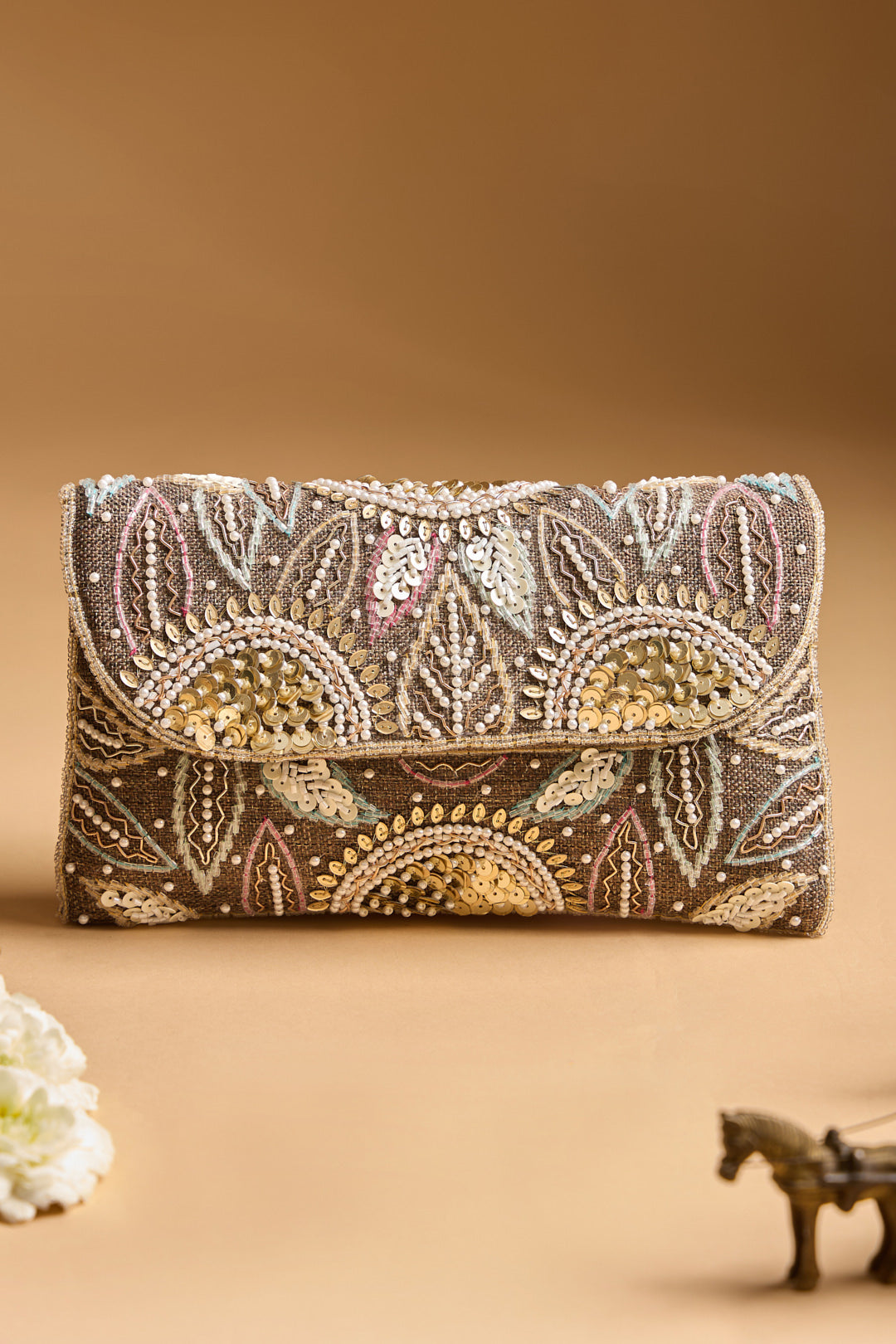 Aabroo Clutch