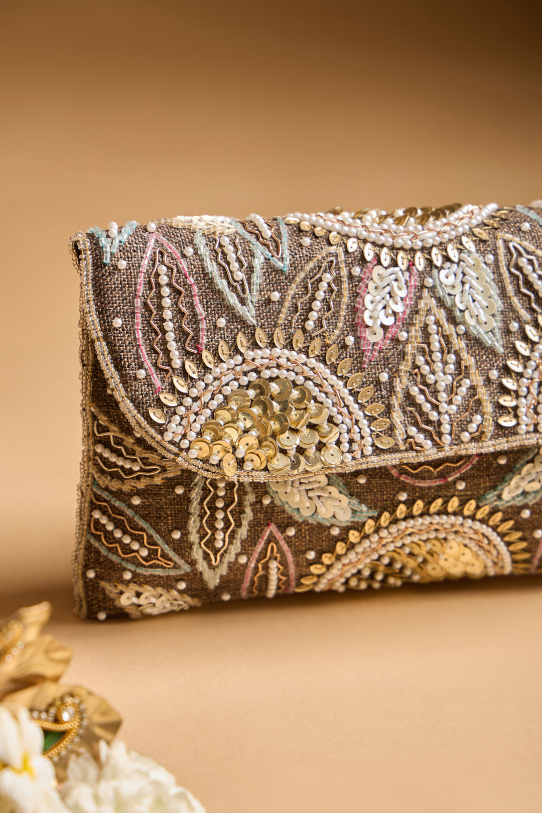 Aabroo Clutch