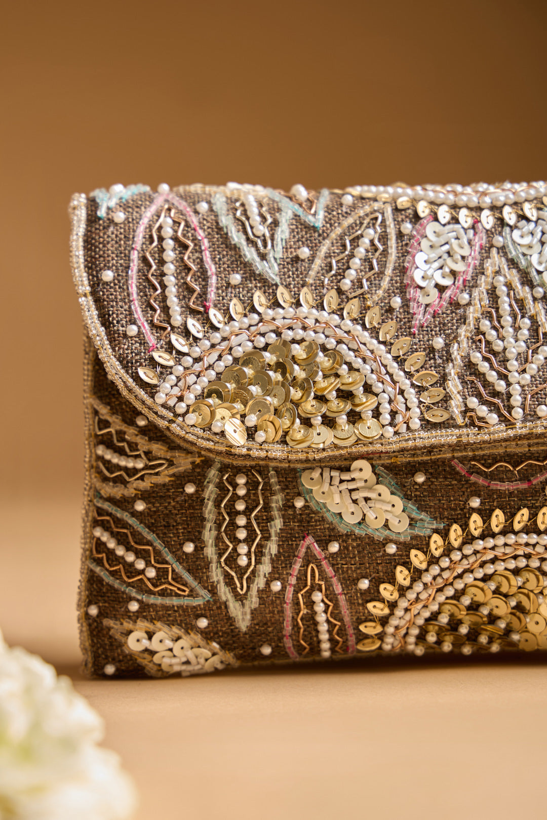 Aabroo Clutch