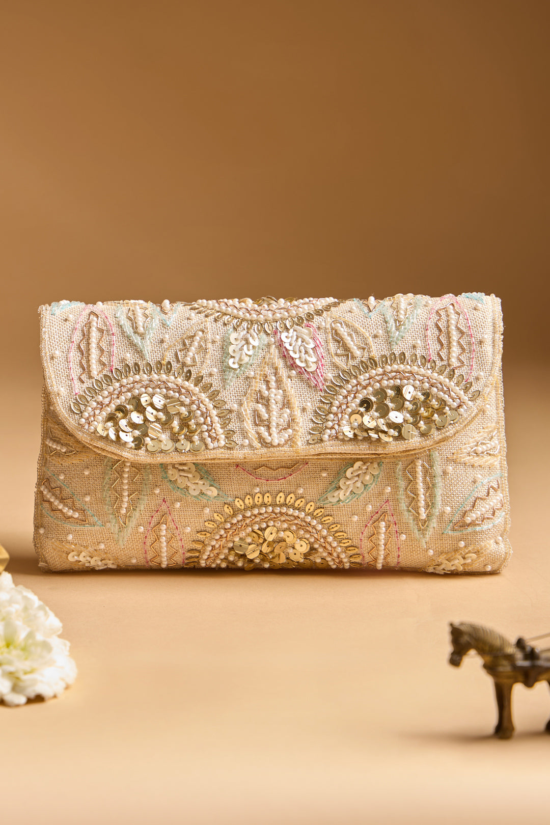 Aabroo Clutch