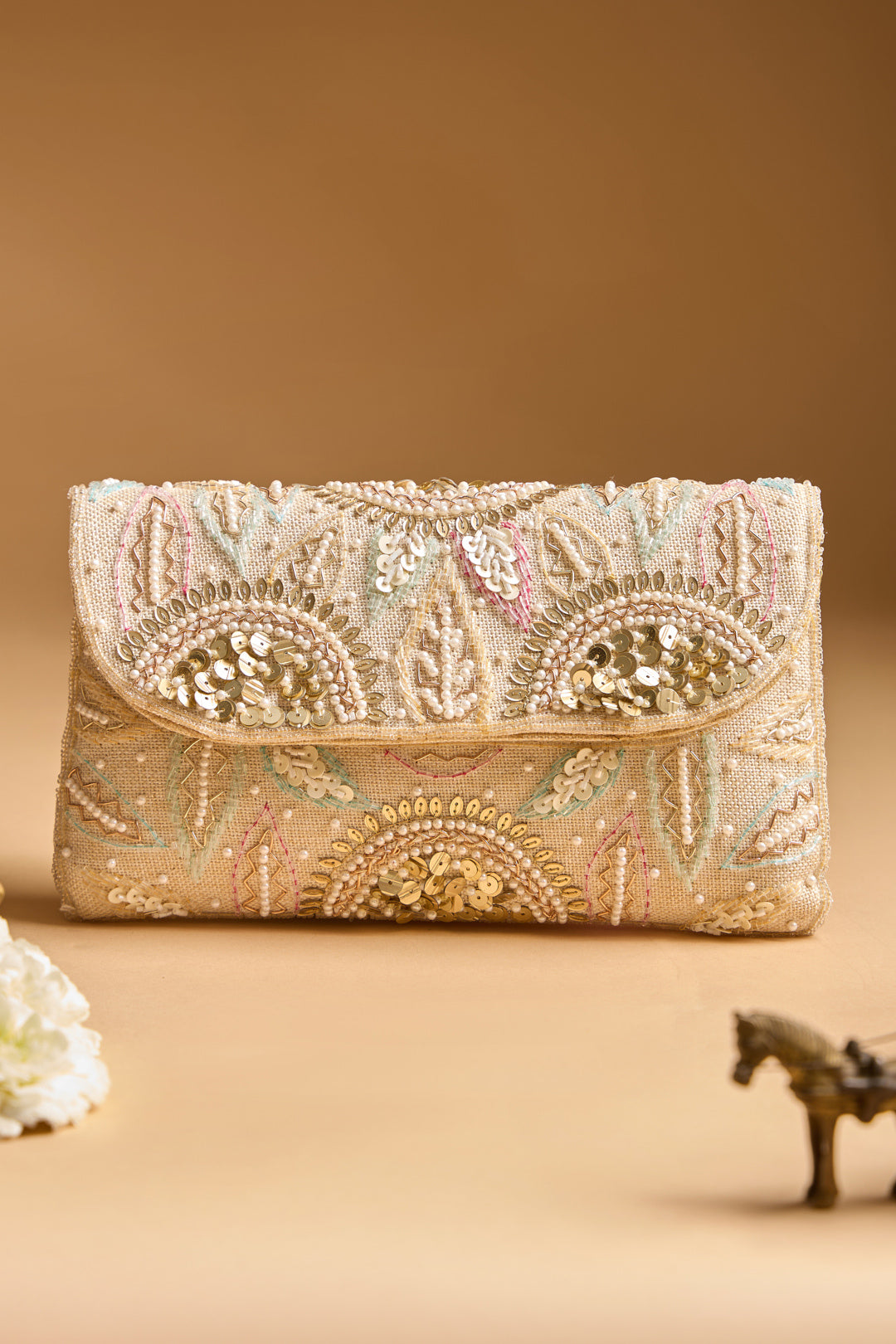Aabroo Clutch
