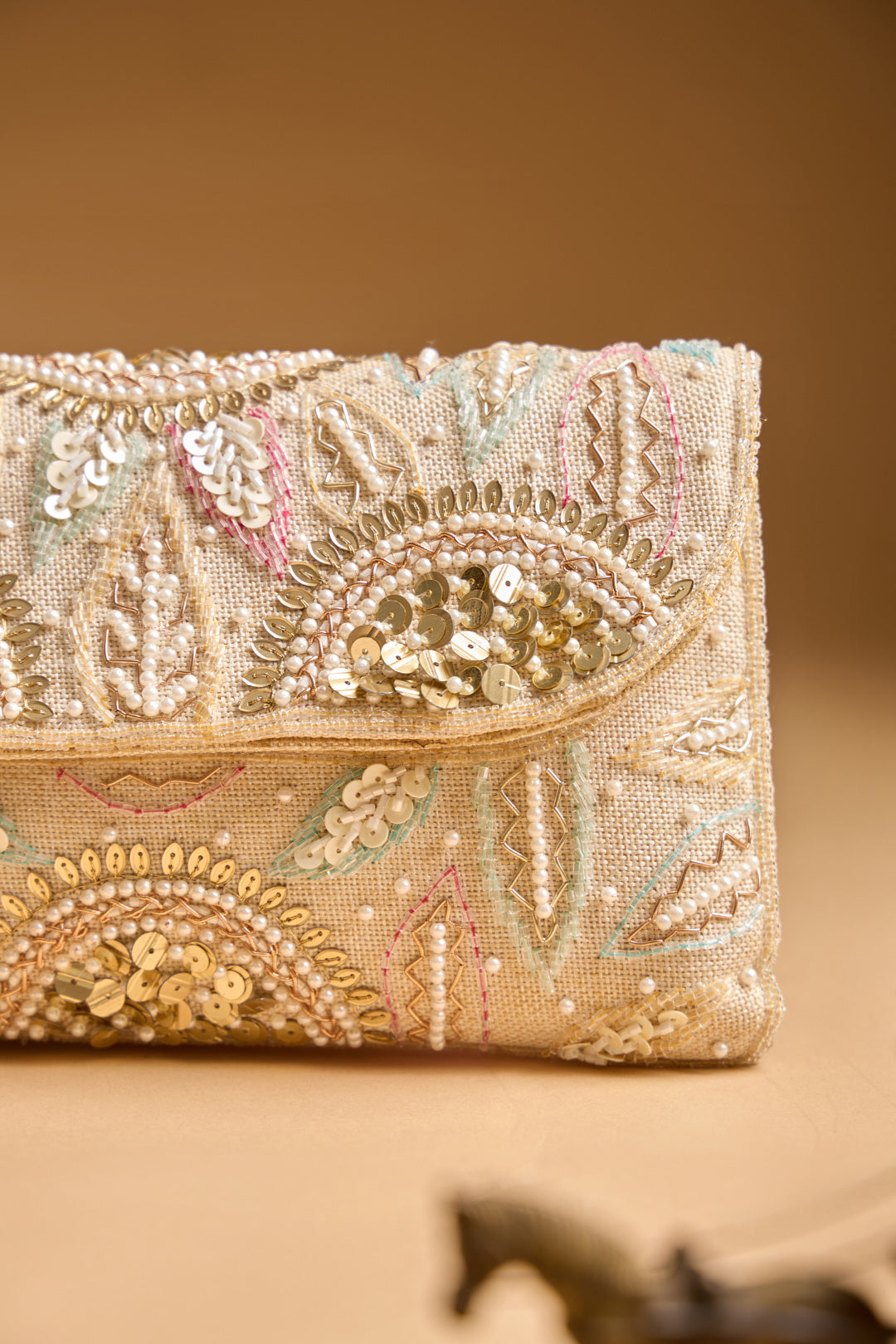 Aabroo Clutch