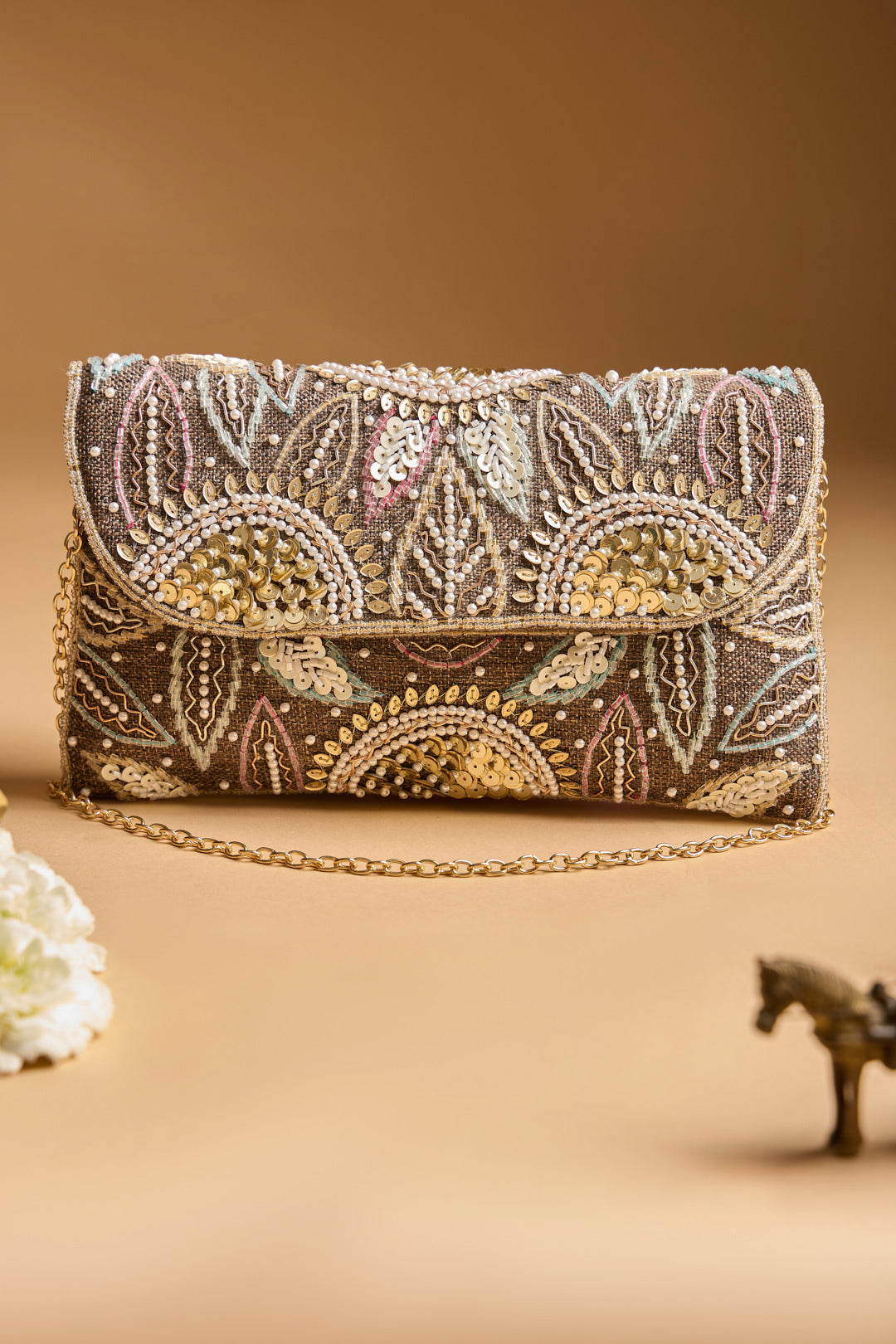 Aabroo Clutch