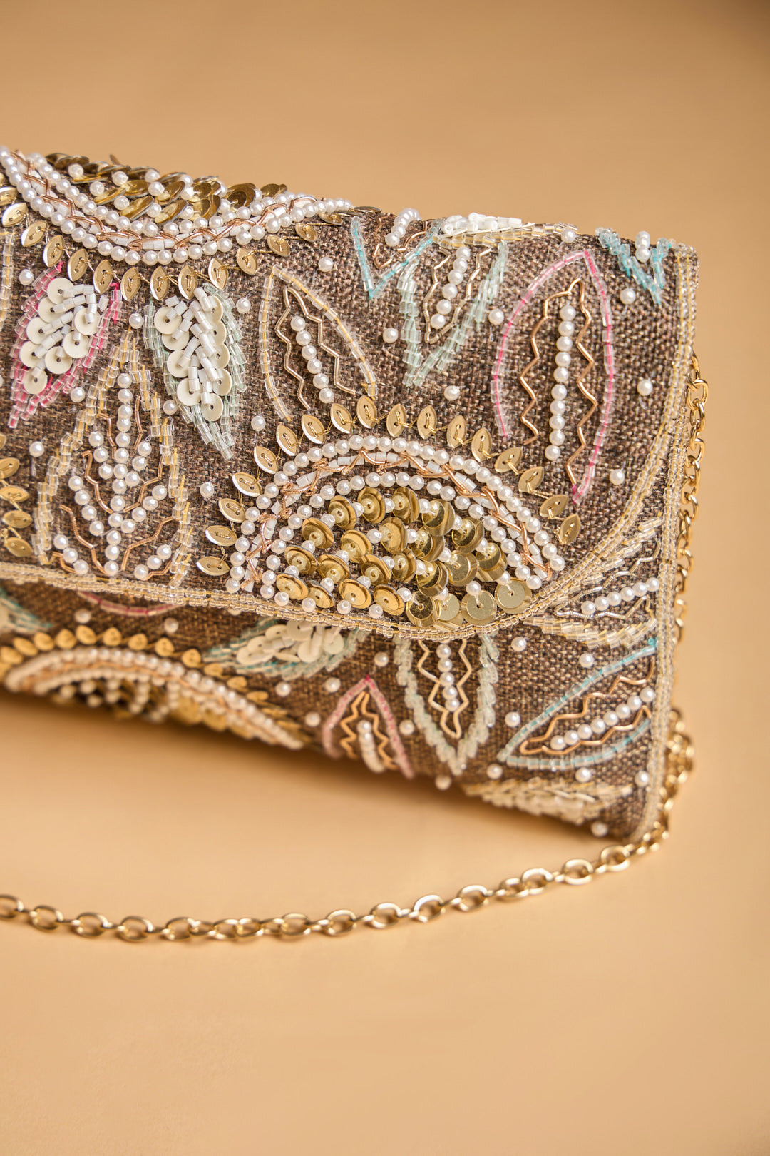 Aabroo Clutch