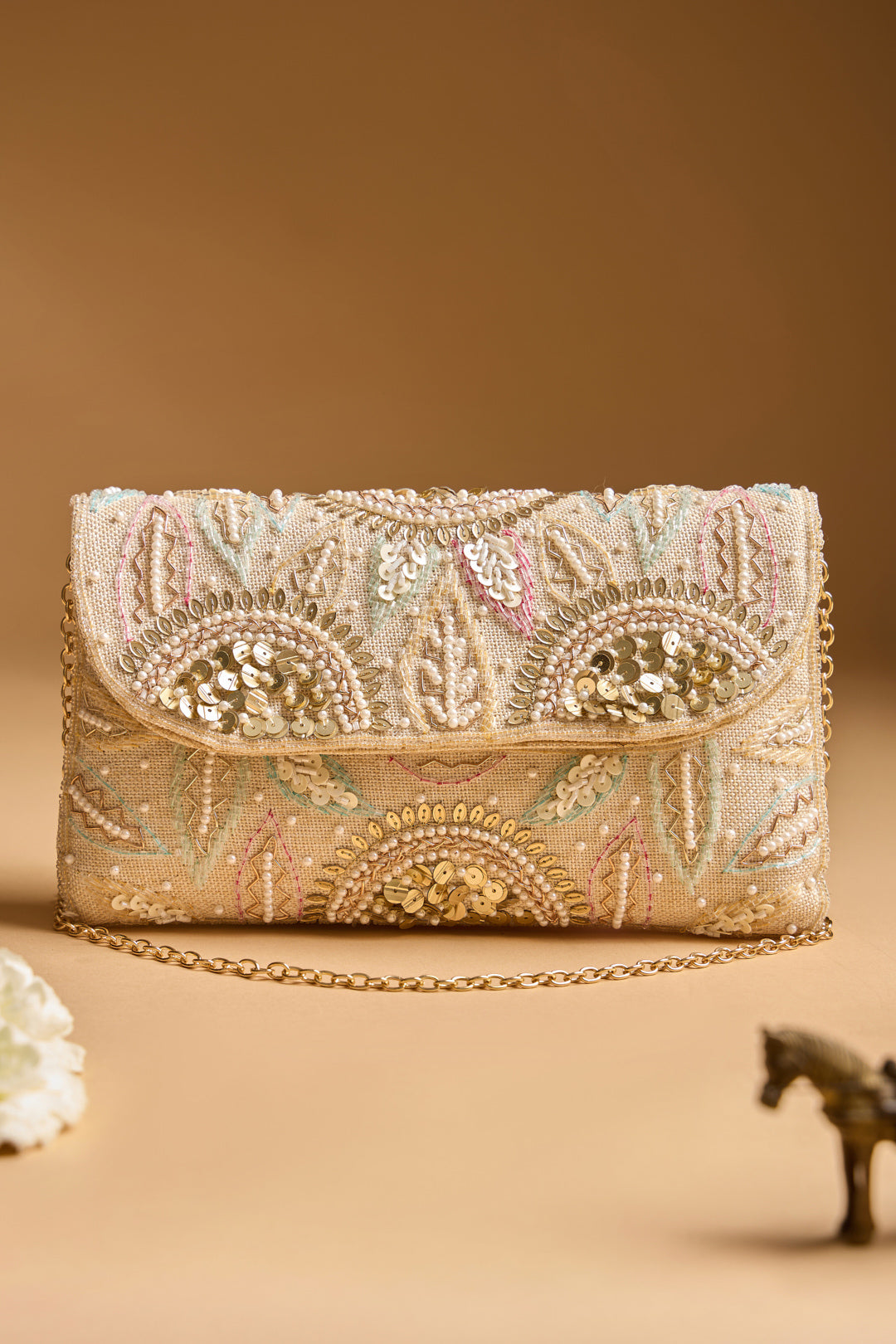 Aabroo Clutch