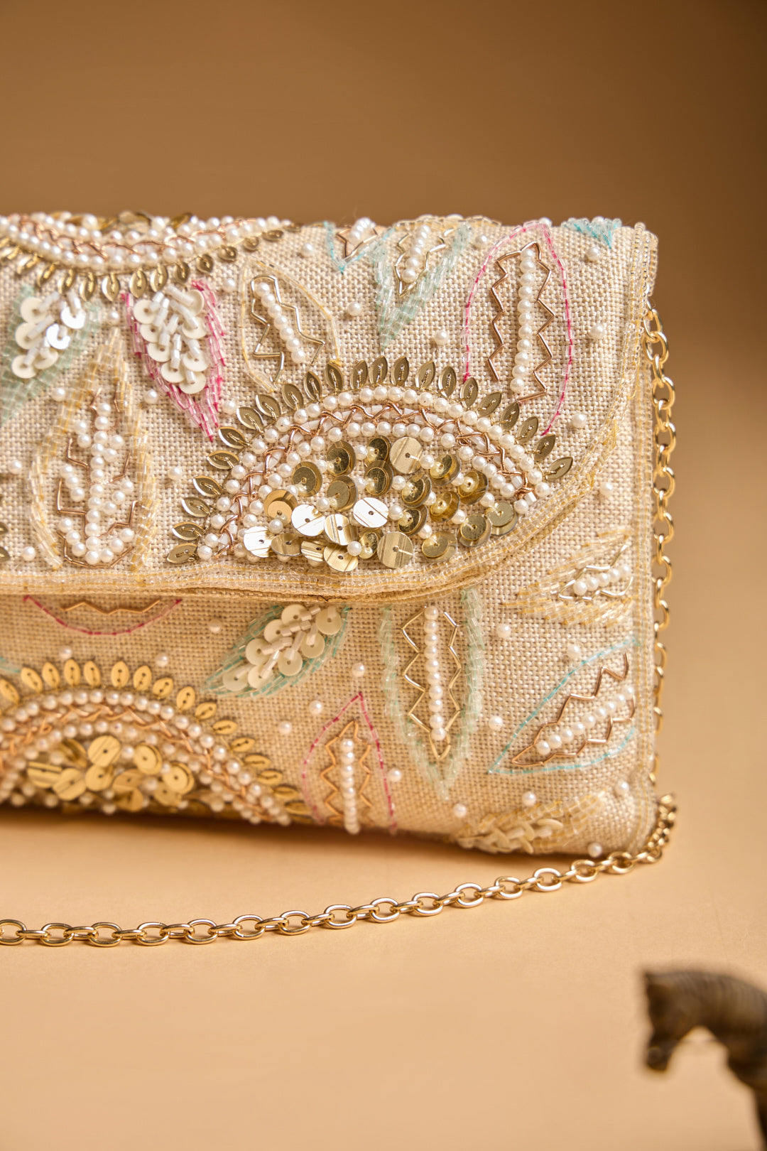 Aabroo Clutch