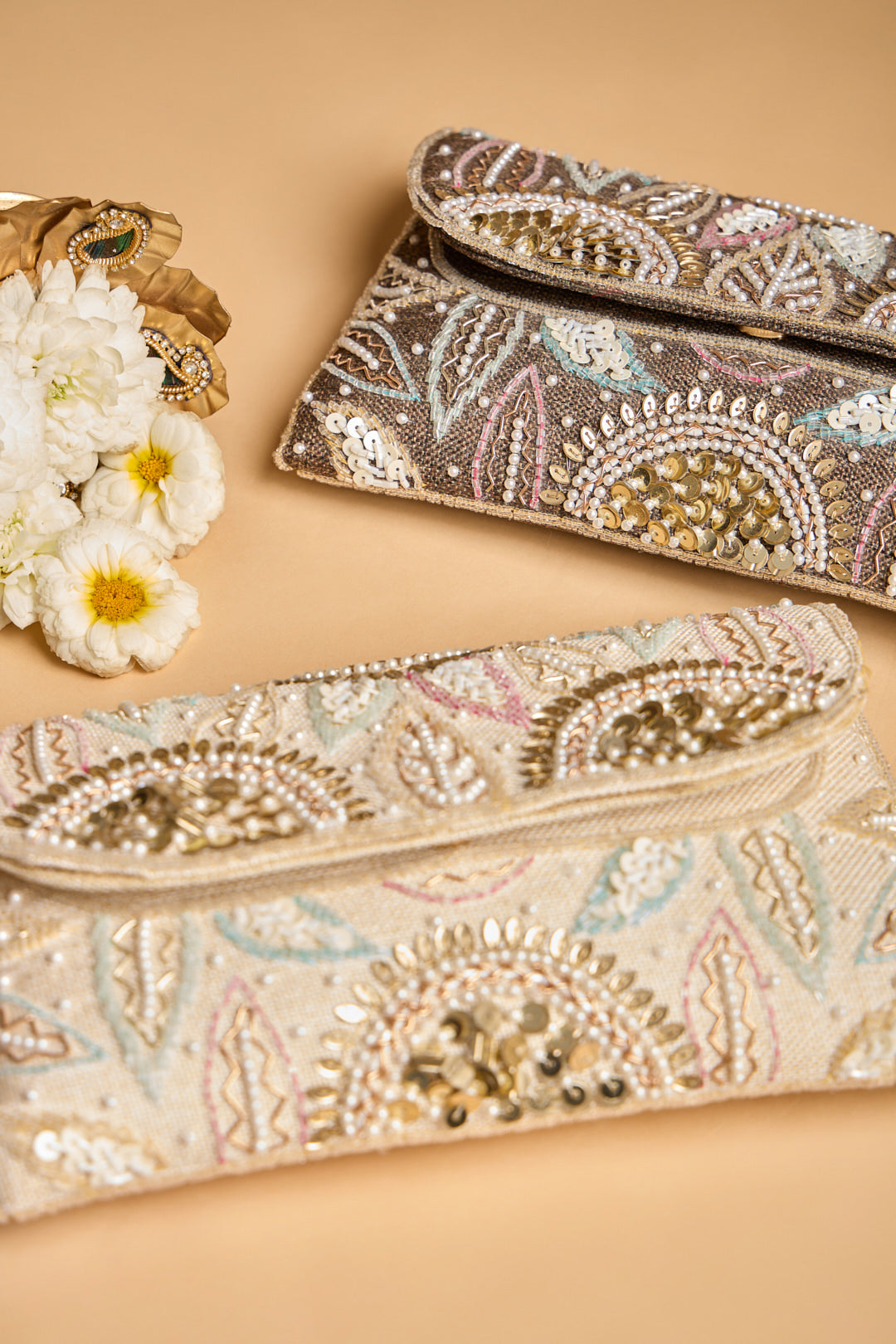 Aabroo Clutch