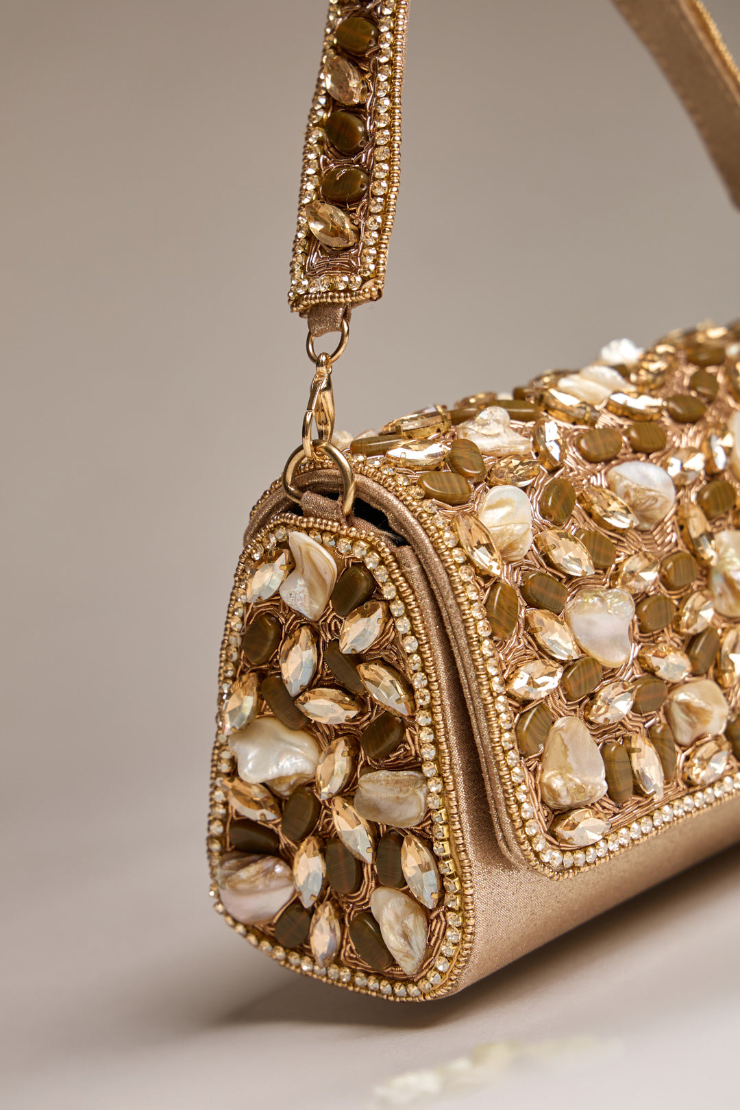 Raysaa Clutch