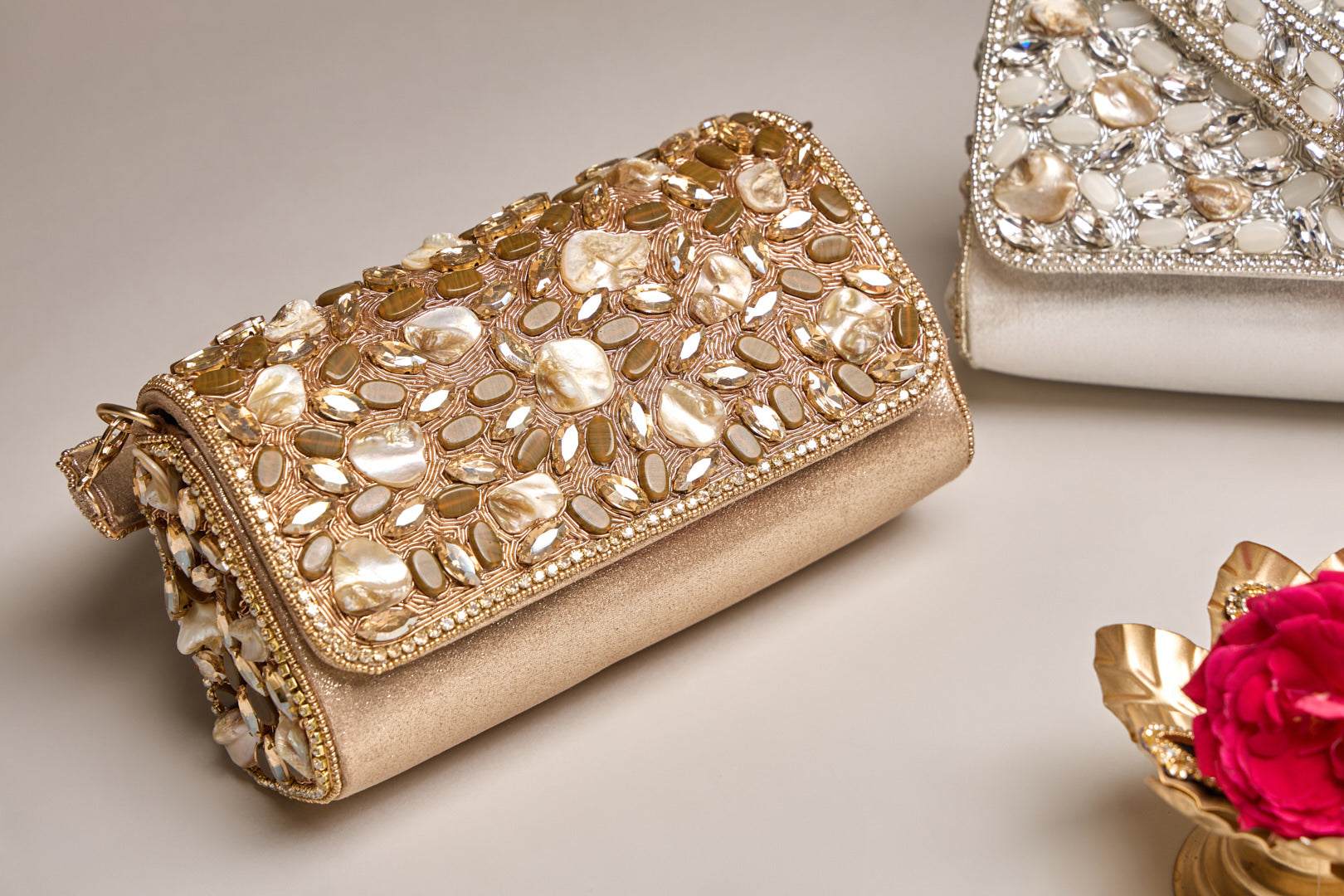 Raysaa Clutch