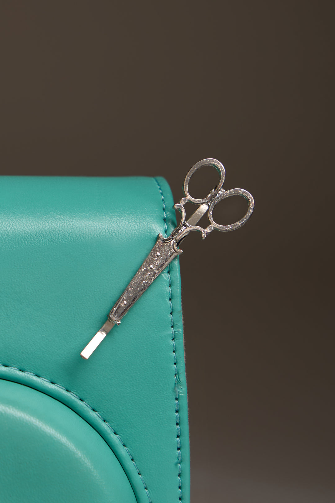 Scissor Pins