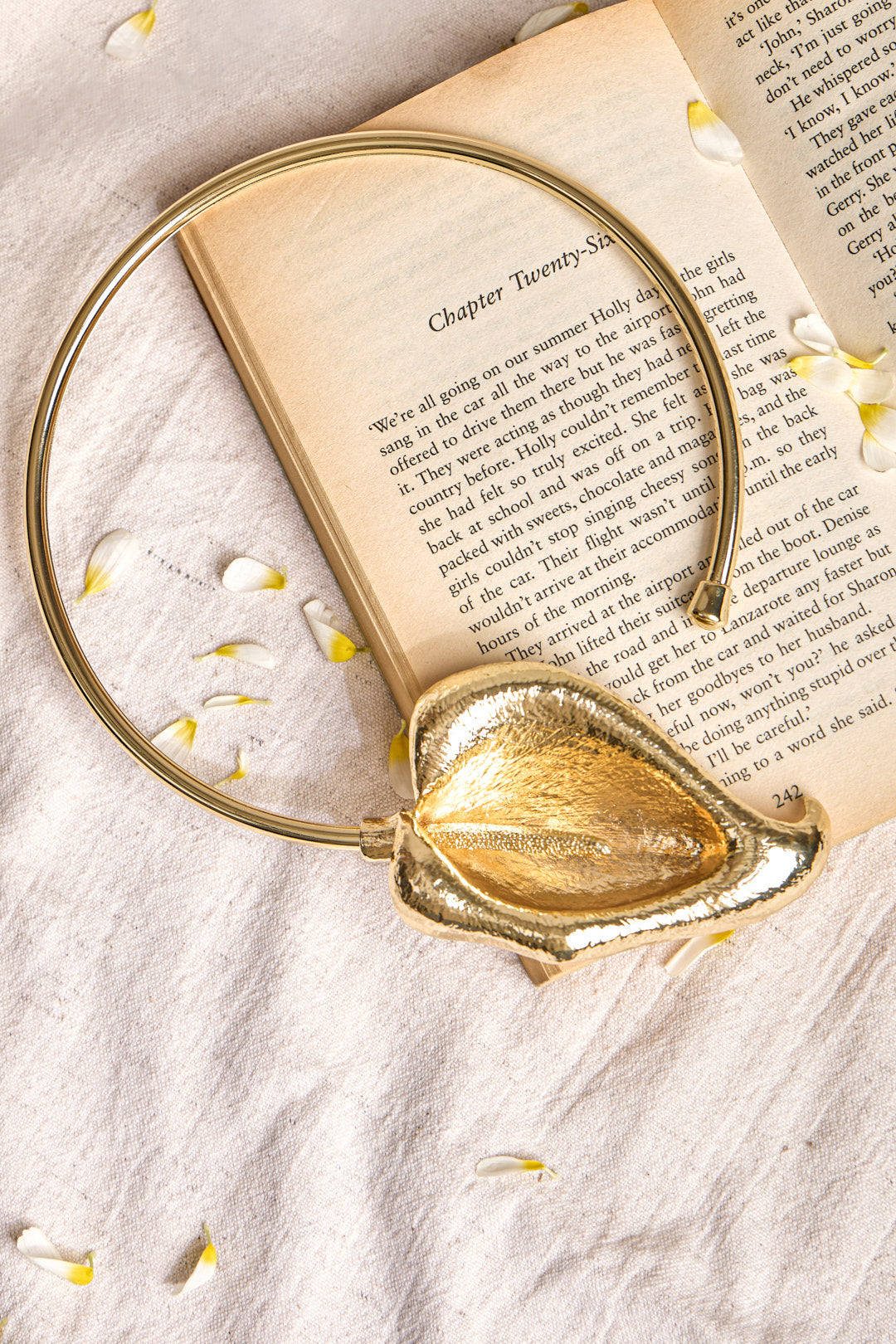 Statement Leaf Choker